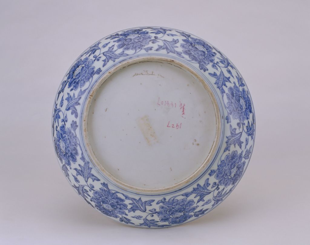 图片[3]-Blue and white peony plate-China Archive